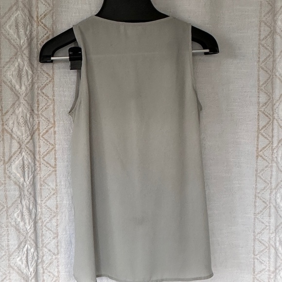 Loft Sleeveless gray blouse size small - Picture 5 of 5